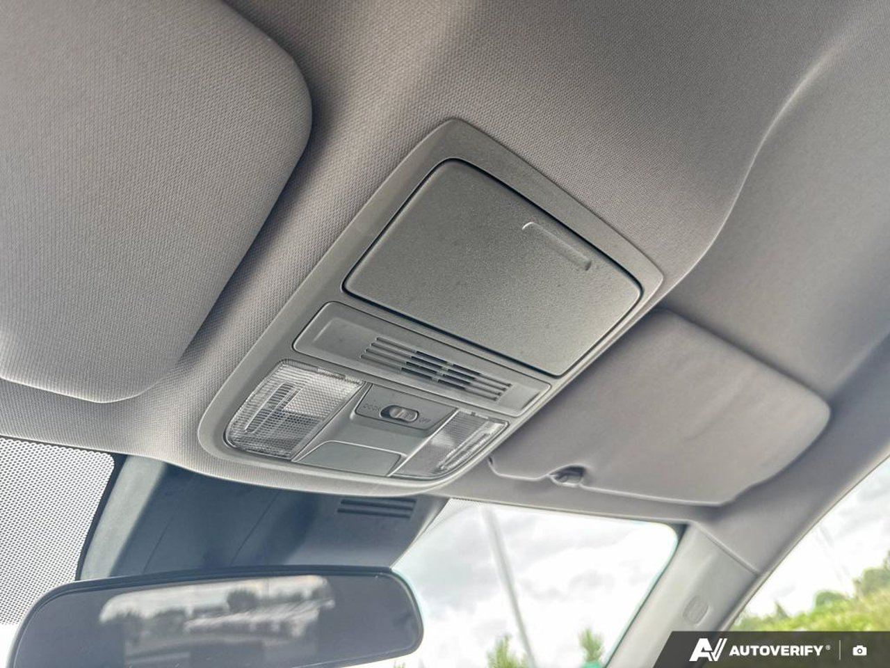 2019 Honda CR-V 2HKRW2H27KH143010 Grey Mirabel - photo #22
