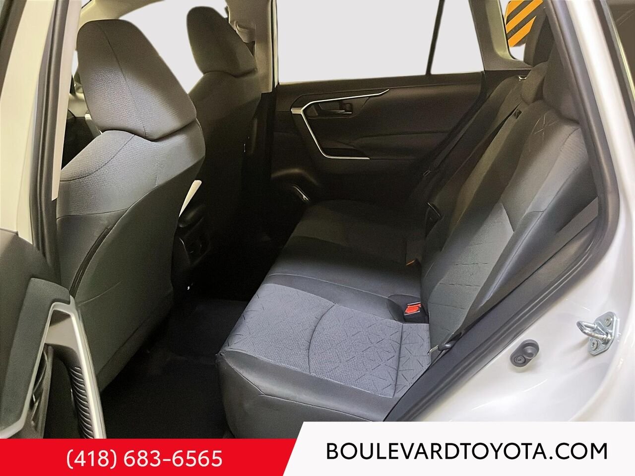 Toyota RAV4 100372A-12 | LE, AWD 2025 Blanc Québec - photo #17