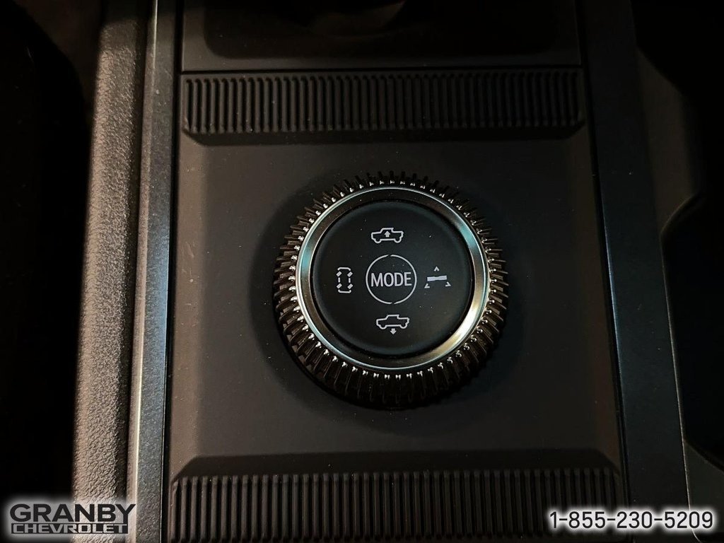 2026 GMC HUMMER EV Pickup HUMMER EV PICKUP 2X eAWD SHORT BED CREW CAB (1SC) | 26-0450 Void Black Granby - photo #17