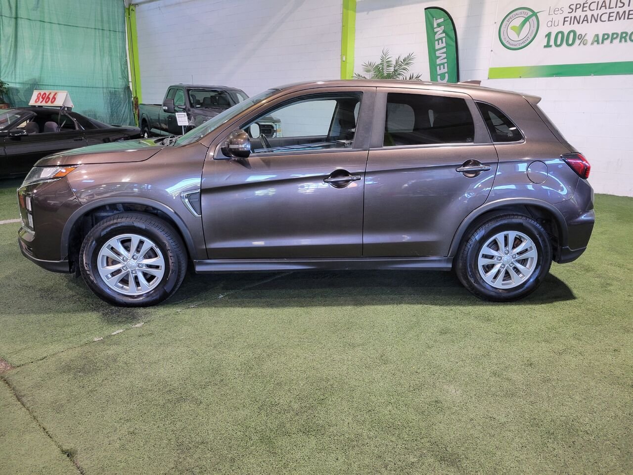 2020 Mitsubishi RVR Brown  - photo #2
