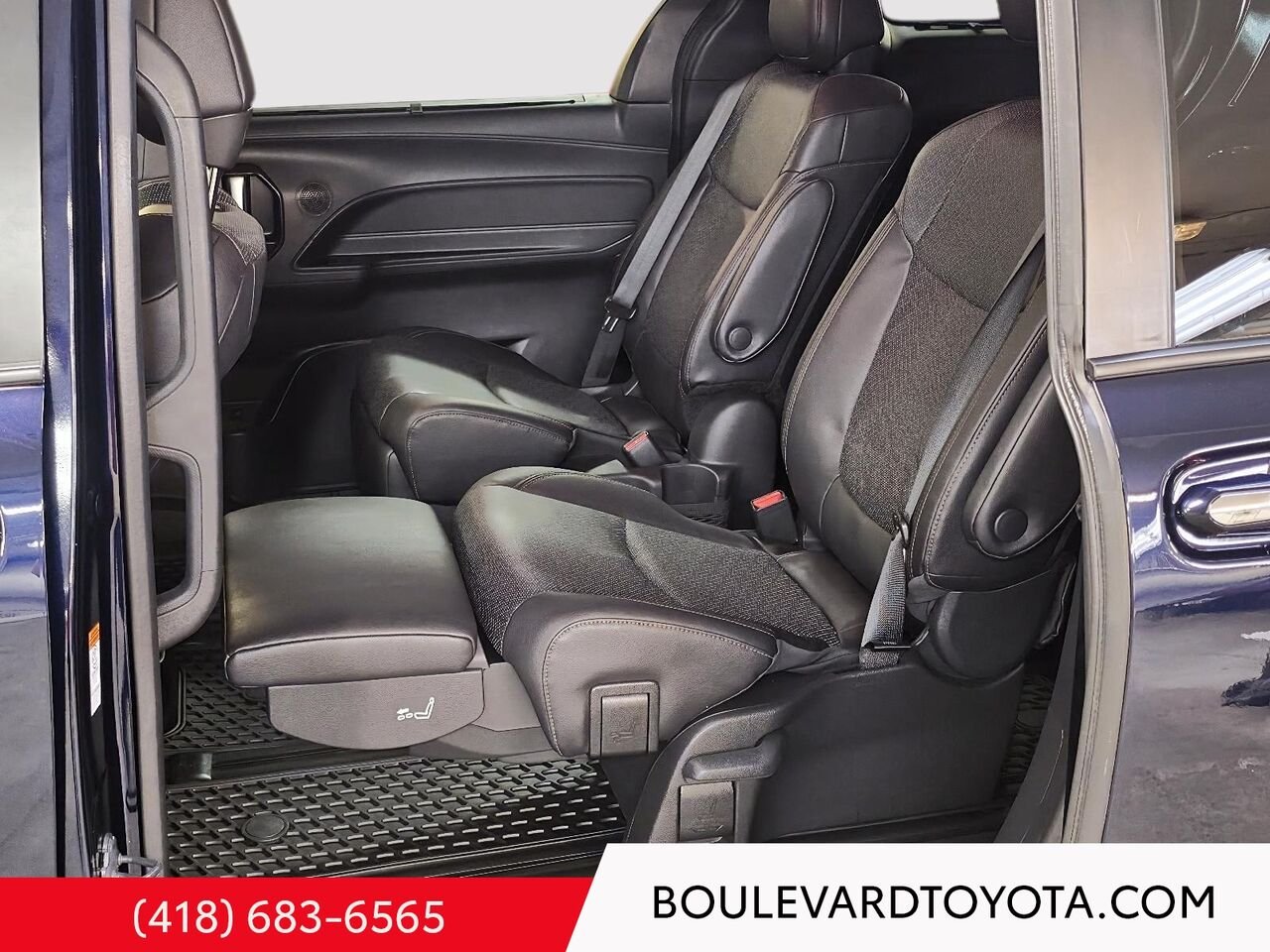 2025 Toyota Sienna 100498A-74 | LIMITED, 7 PLACES, AWD Blue Québec - photo #21