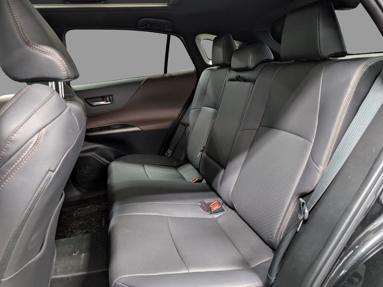 Toyota Venza Hybride LIMITED/AWD/SIÈGES CHAUFFANTS/TOIT PANORAMIQUE FIXE/VOLANT CHAUFFANT/BLUETOOTH/AC BIZONE 2023 Noir céleste Sherbrooke - photo #24