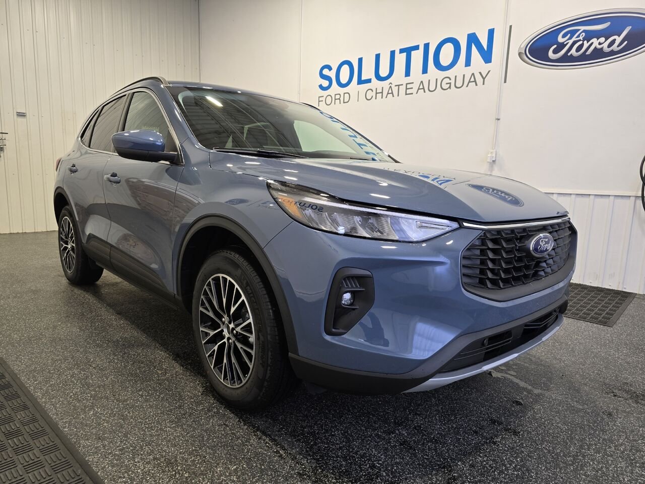 Ford Escape VHR TA 2025 Bleu vapeur métallisé Châteauguay - photo #3
