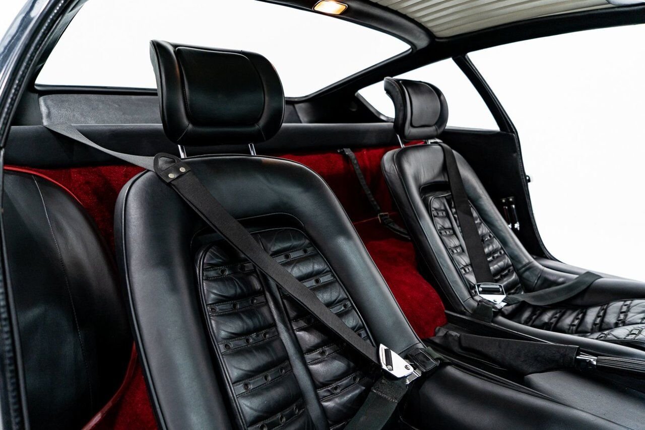 Ferrari 365 GTB4 Daytona 18,301 miles With Orig Books/Tools/ Carbs / Filter Box 1973 Rouge Montréal - photo #9