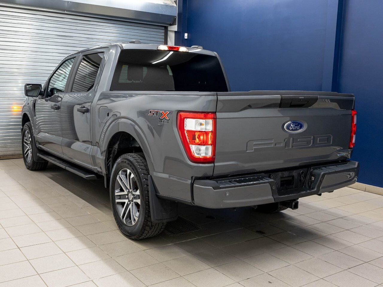 Ford F-150 XL STX CREW 4X4 *NAV* GR REMORQ CARPLAY 2023 Gris Saint-Jérôme - photo #5