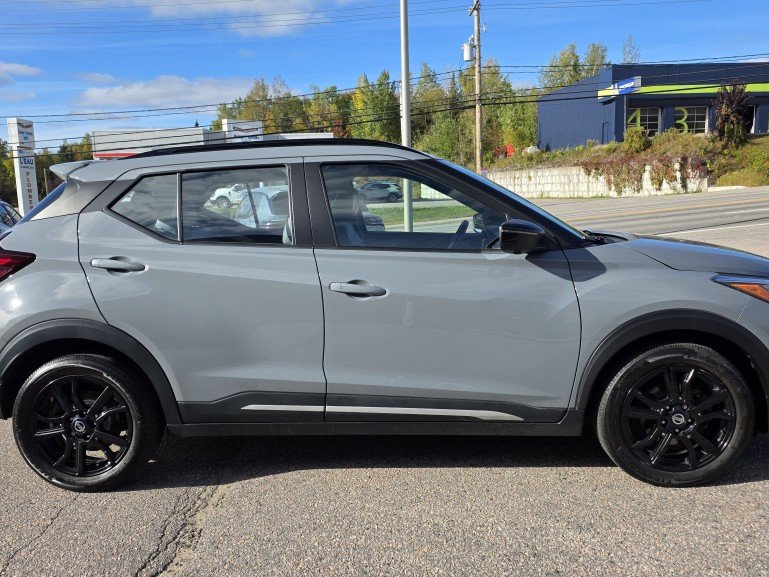 Nissan Kicks SR 2021 Gris Mont-Laurier - photo #3