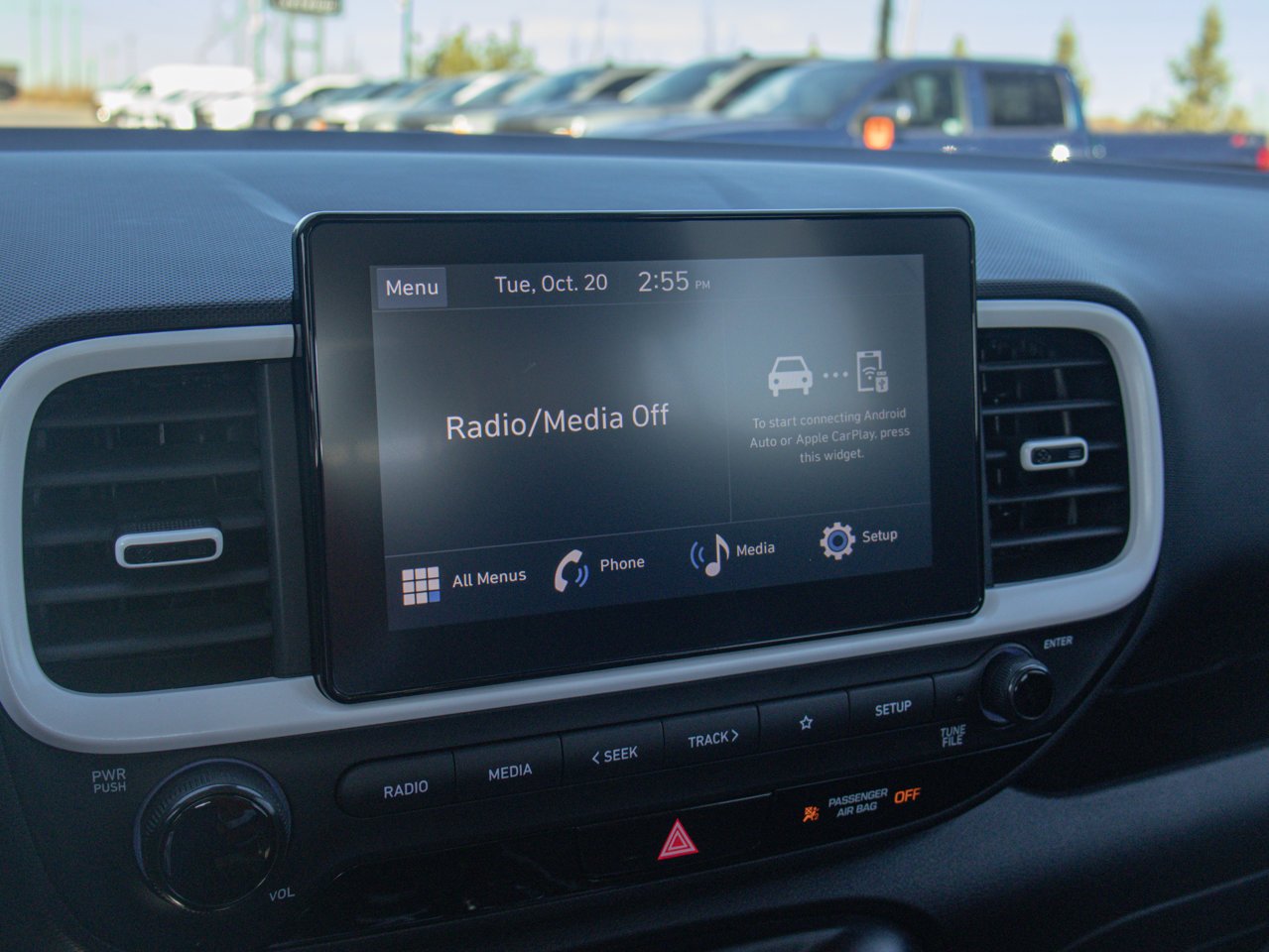 2024 Hyundai Venue Ultimate IVT w/Black Interior White Sherwood Park - photo #25