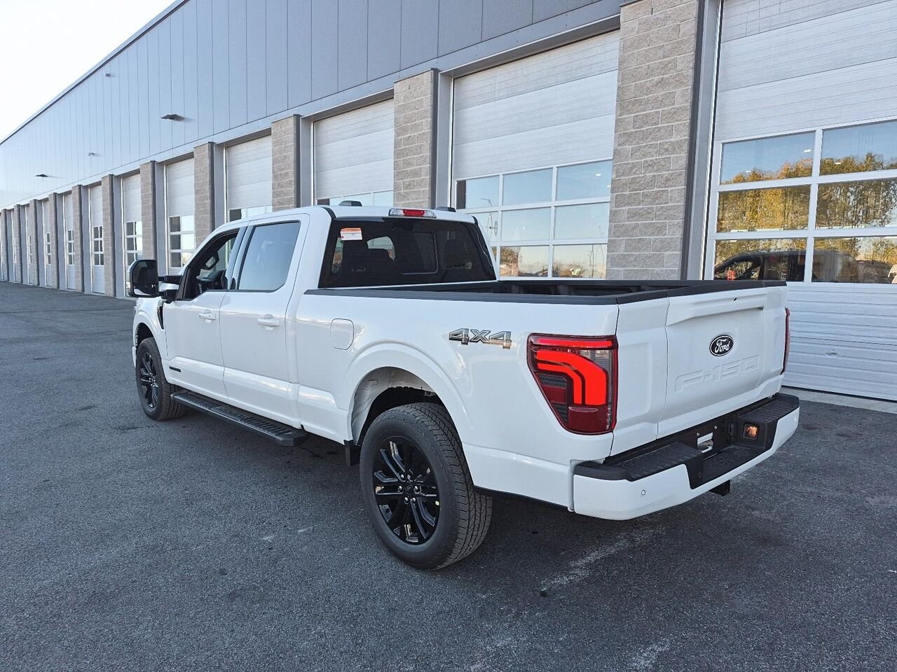 Ford F-150 2F368 | LARIAT 2026 Blanc Oxford Saint-Jérôme - photo #3