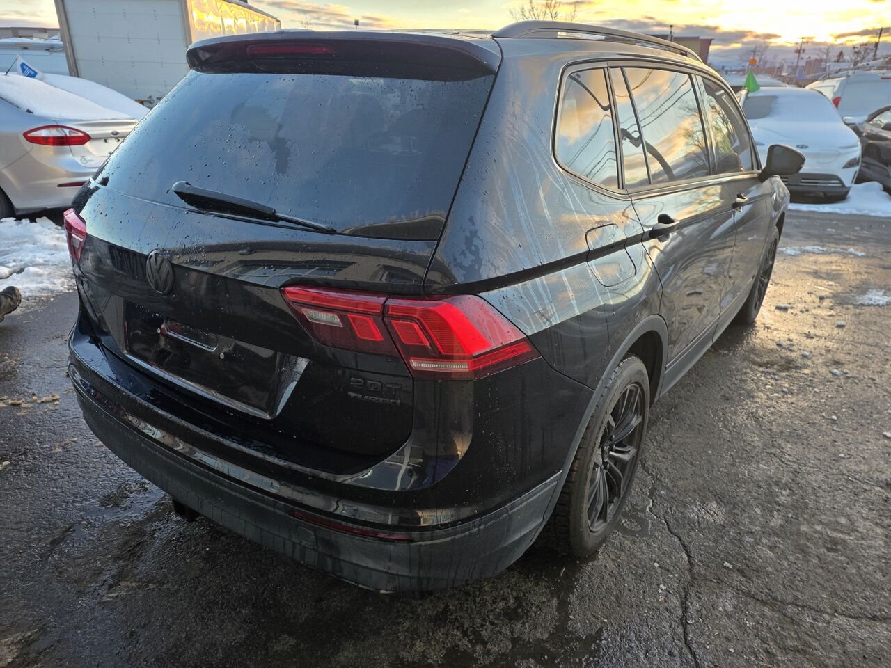 2019 Volkswagen Tiguan Black  - photo #5
