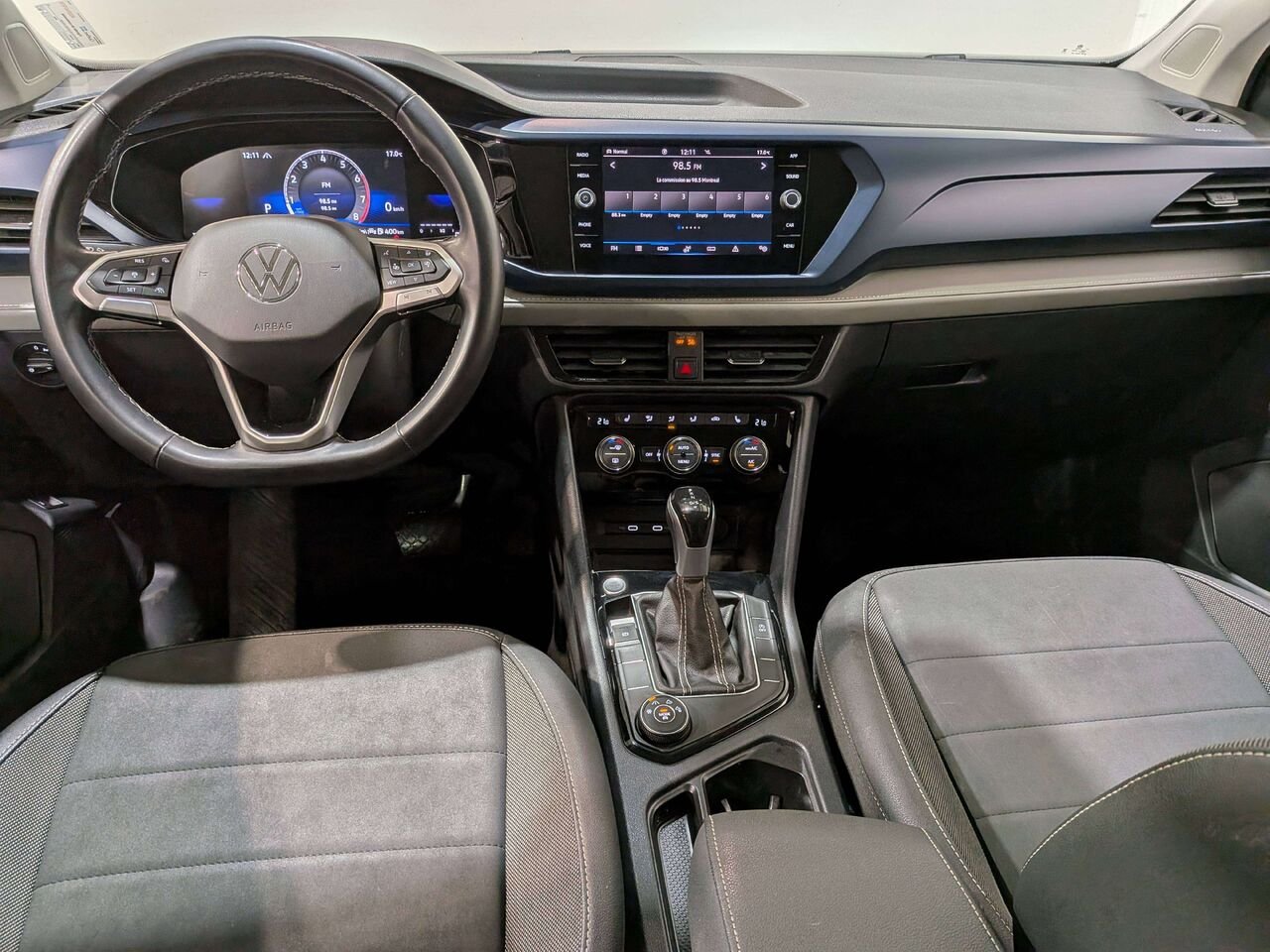 2024 Volkswagen Taos Comfortline 4MOTION White Val-David - photo #27