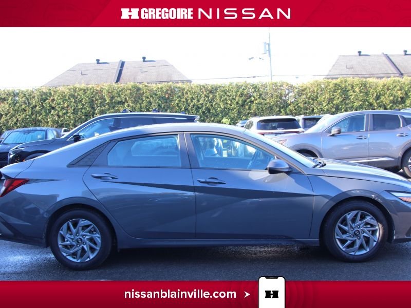2025 Hyundai Elantra Grey Laval - photo #10