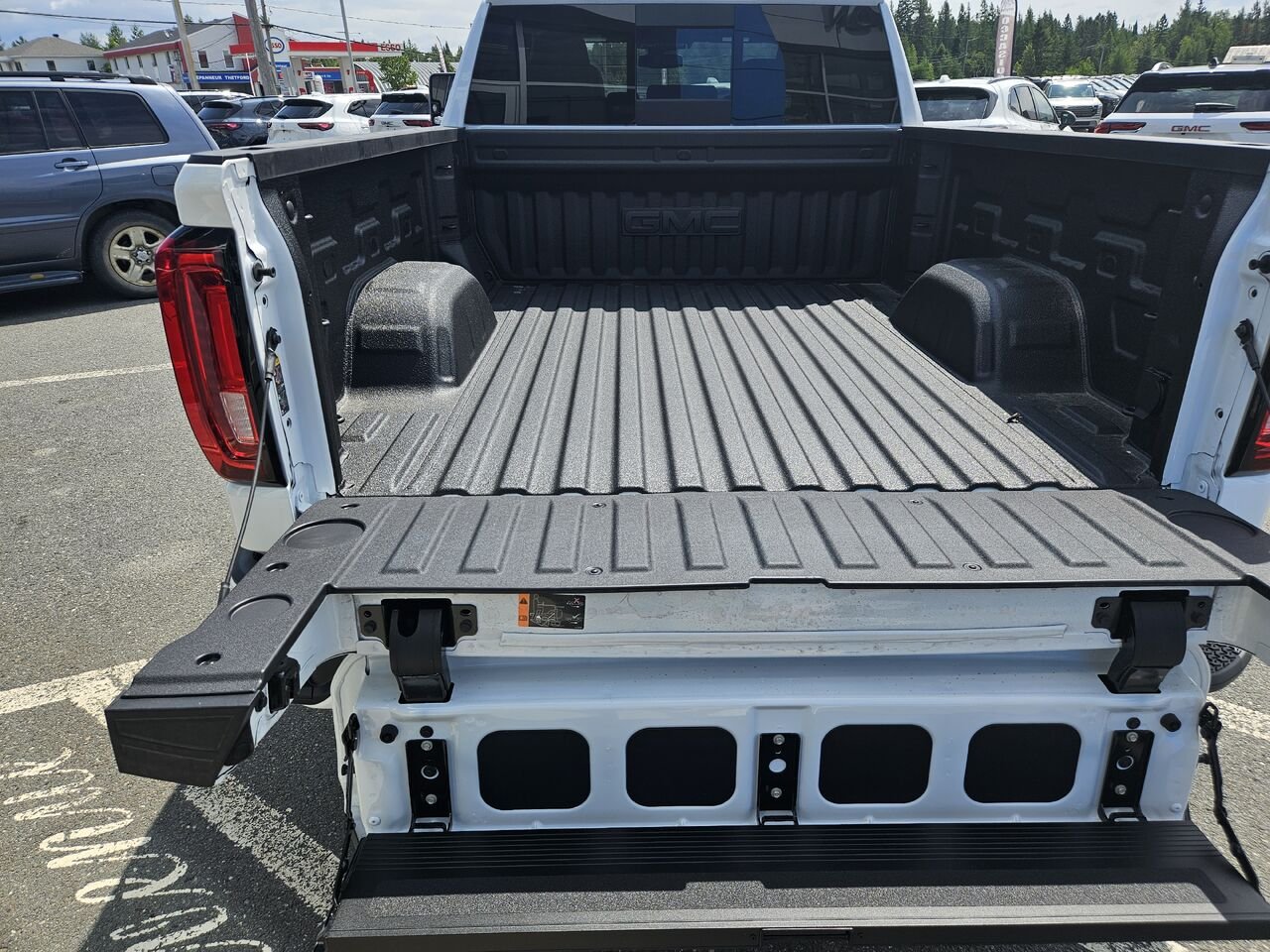 GMC Sierra 1500 AT4 cabine multiplace 4RM 157 po 2026 Blanc sommet Thetford Mines - photo #17