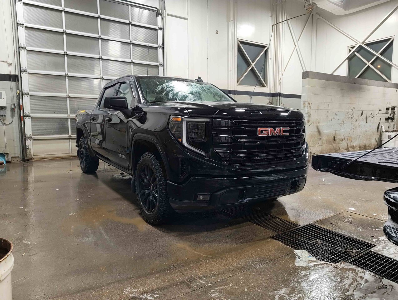 2024 GMC Sierra 1500 4WD Crew Cab 147 Elevation Black Sherwood Park - photo #2