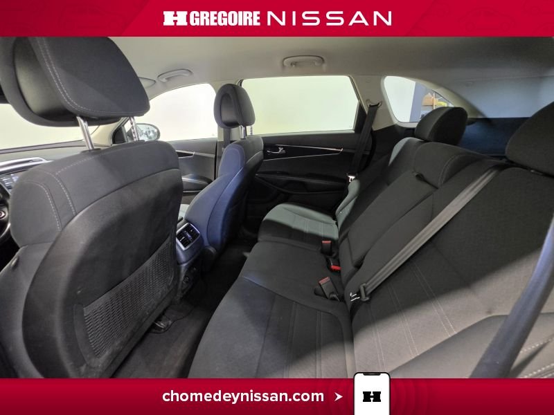 2016 Kia Sorento White Laval - photo #24