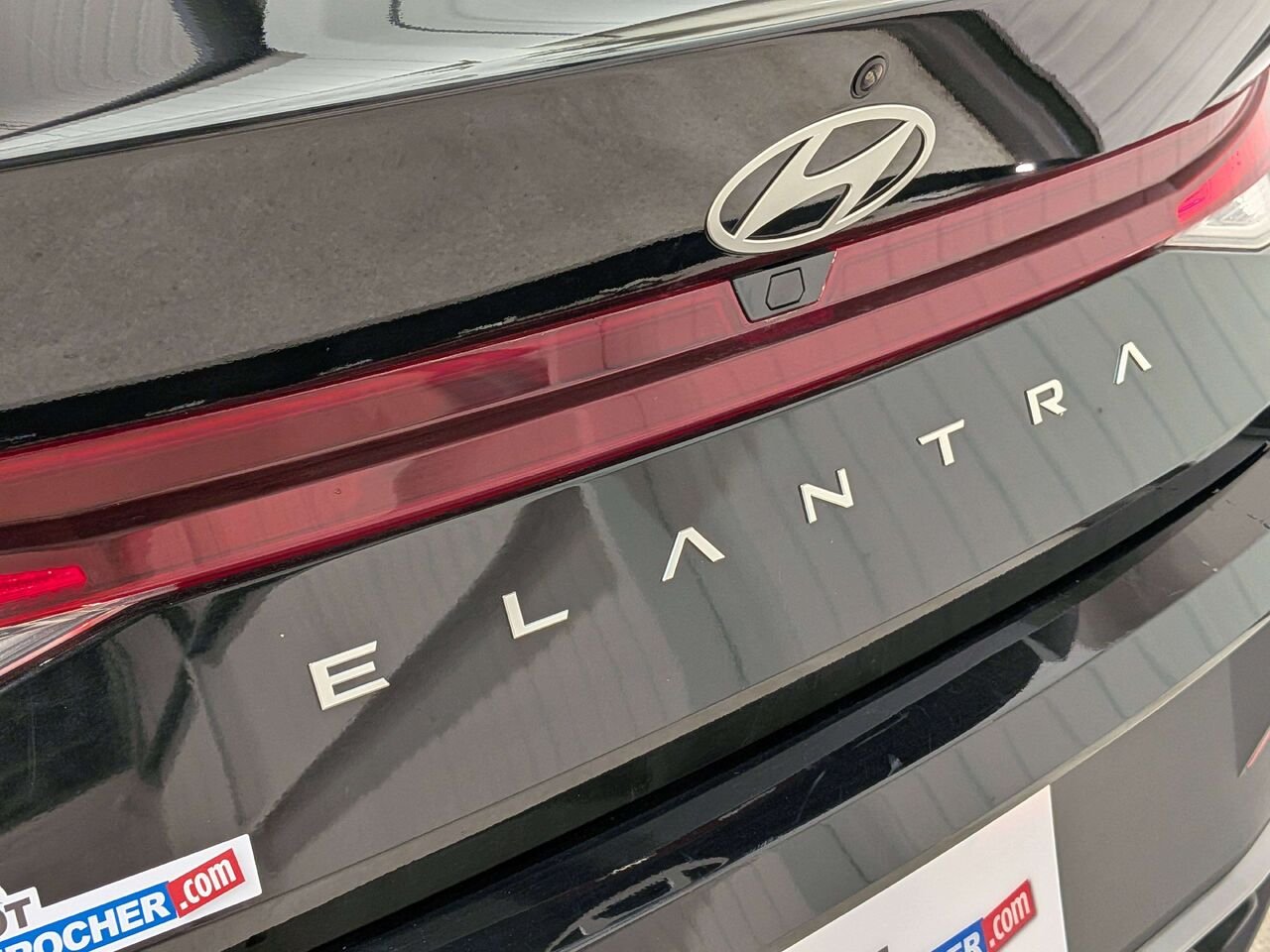 2025 Hyundai Elantra Preferred IVT w/Tech Pkg Black Val-David - photo #36