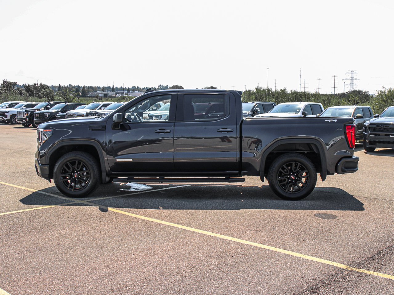 2024 GMC Sierra 1500 4WD Crew Cab 147 Elevation Black Sherwood Park - photo #4
