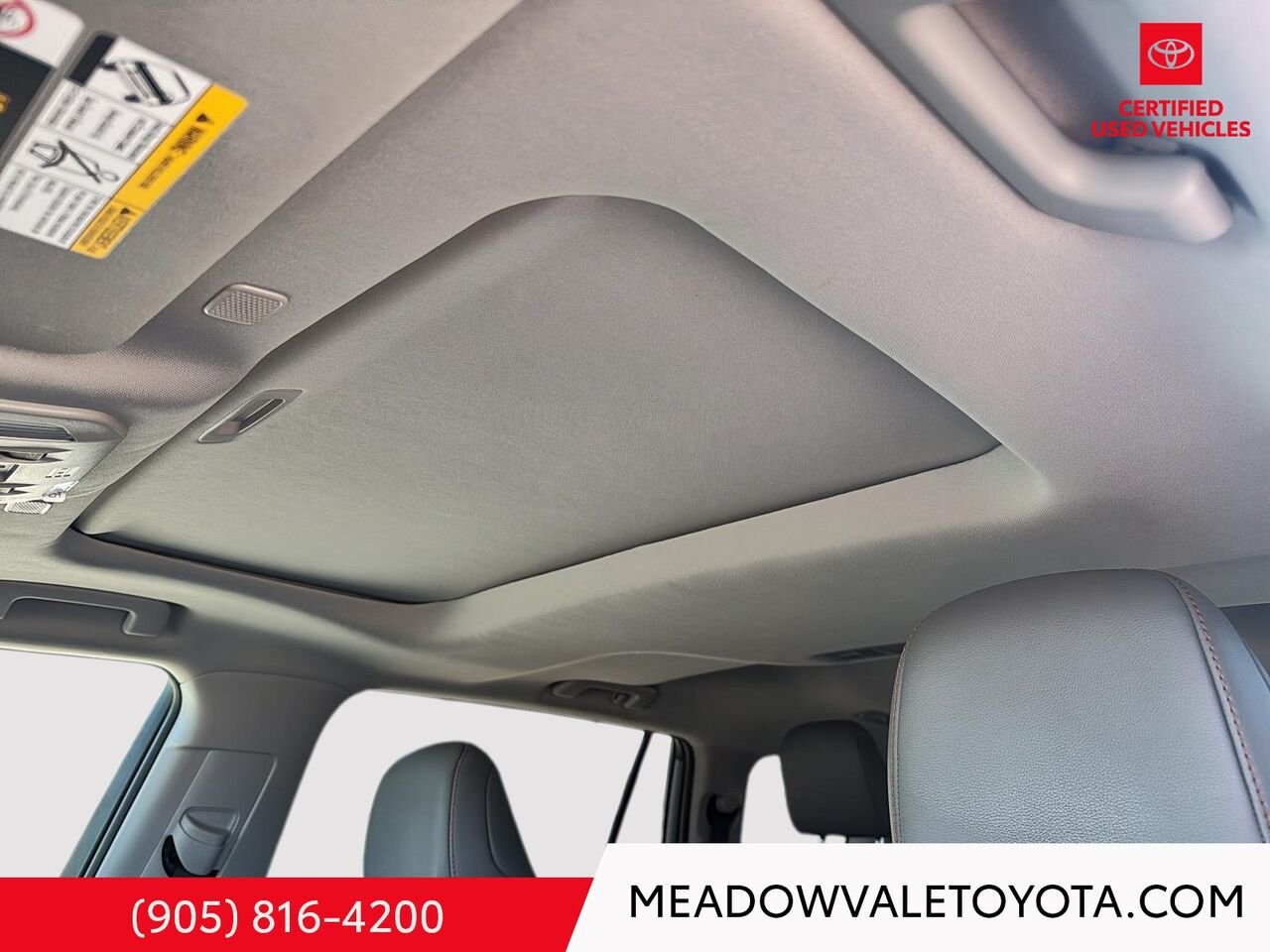 2023 Toyota HIGHLANDER New tires, Satin Bronze 18" Wheels, Running Boards, 2nd Row Captain Chairs Cement Mississauga - photo #10