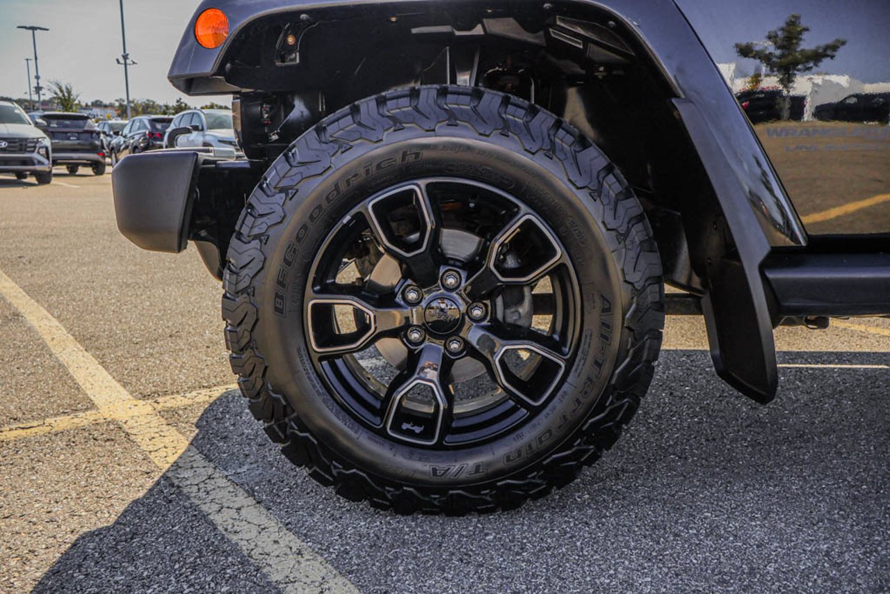 2018 Jeep Wrangler JK Unlimited Sahara 4x4 Black Sherwood Park - photo #12