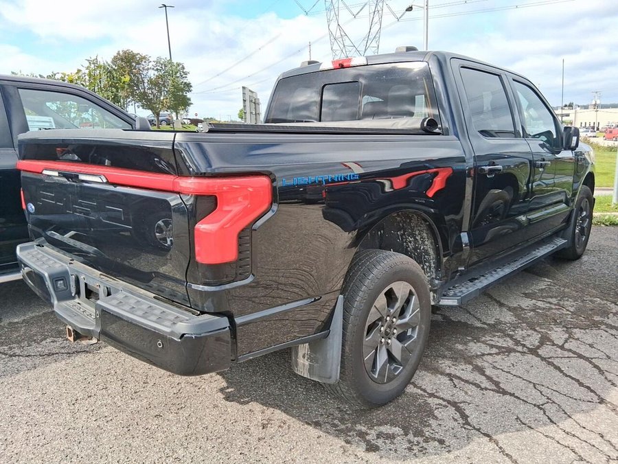 Ford F-150 Lightning LARIAT STANDARD RANGE LARIAT cabine SuperCrew 4RM caisse de 5,5 pi 2023 Noir