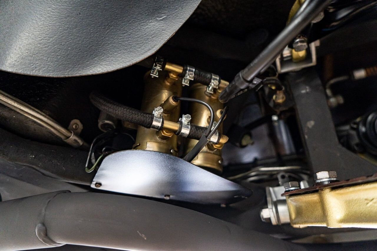 Ferrari 365 GTB4 Daytona 18,301 miles With Orig Books/Tools/ Carbs / Filter Box 1973 Rouge Montréal - photo #126