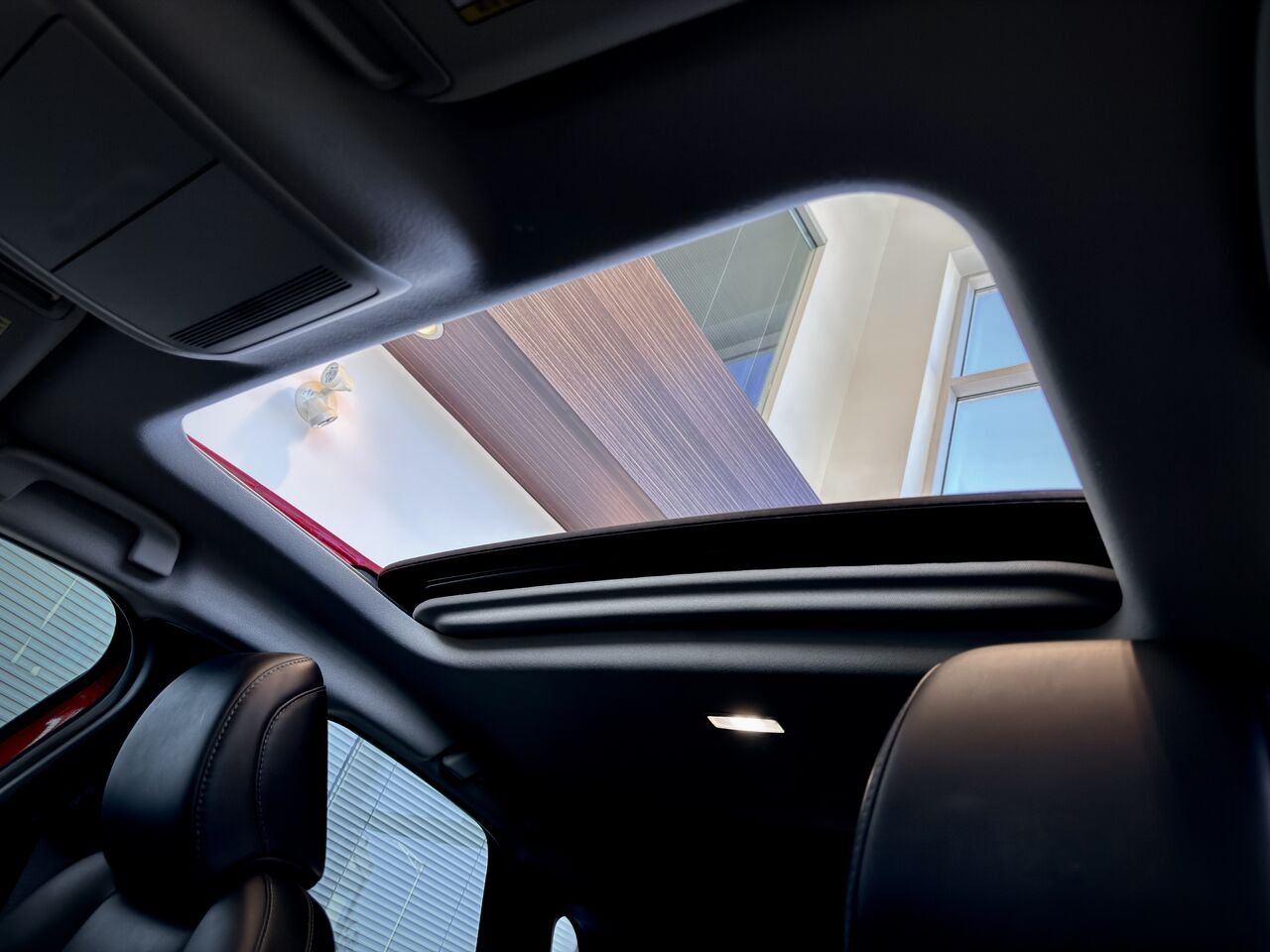 2022 Mazda CX-30 Red Notre-Dame-des-Prairies - photo #14