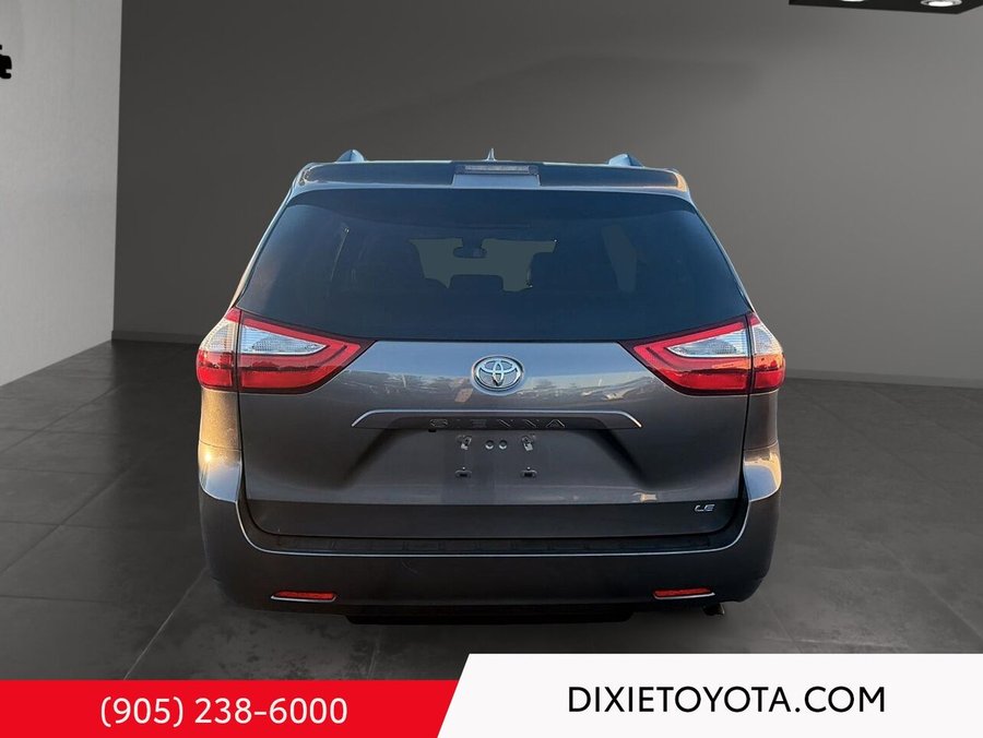 2019 Toyota Sienna LE 8-Passenger FWD Grey