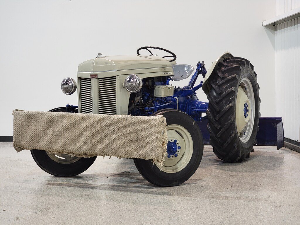 Ford Others Tracteur Massey Fergusson Antiquité 1955 Val-David - photo #0