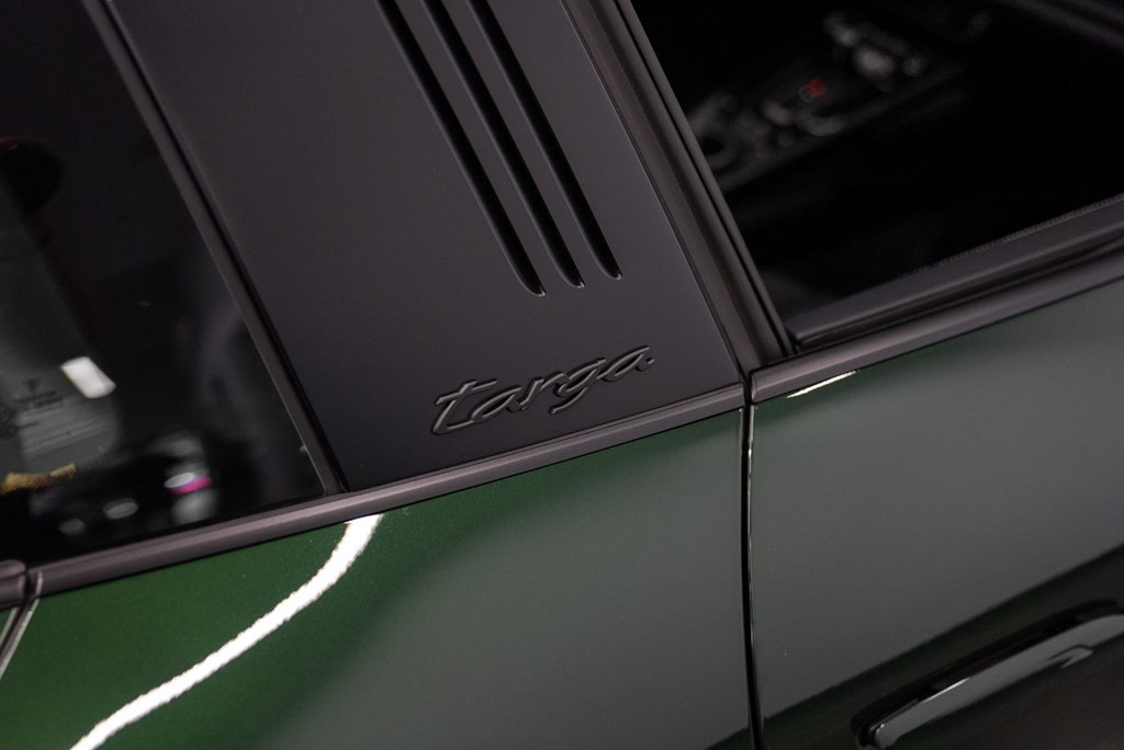2026 Porsche 911 Green Saint-Eustache - photo #16