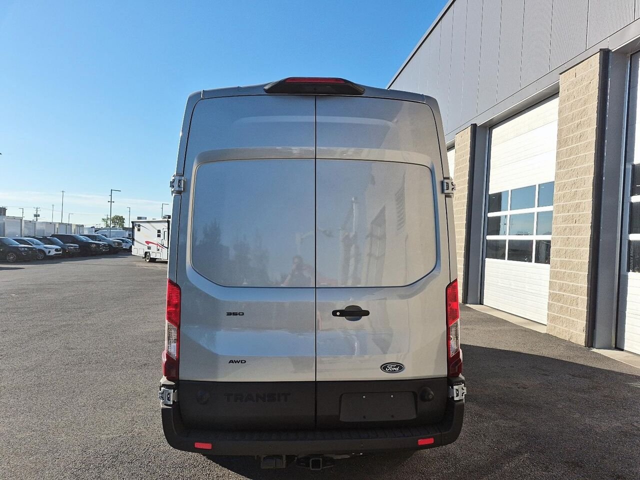 Ford Transit fourgon utilitaire 27031 | BASE 2027 Argent emblématique métallisé Saint-Jérôme - photo #4