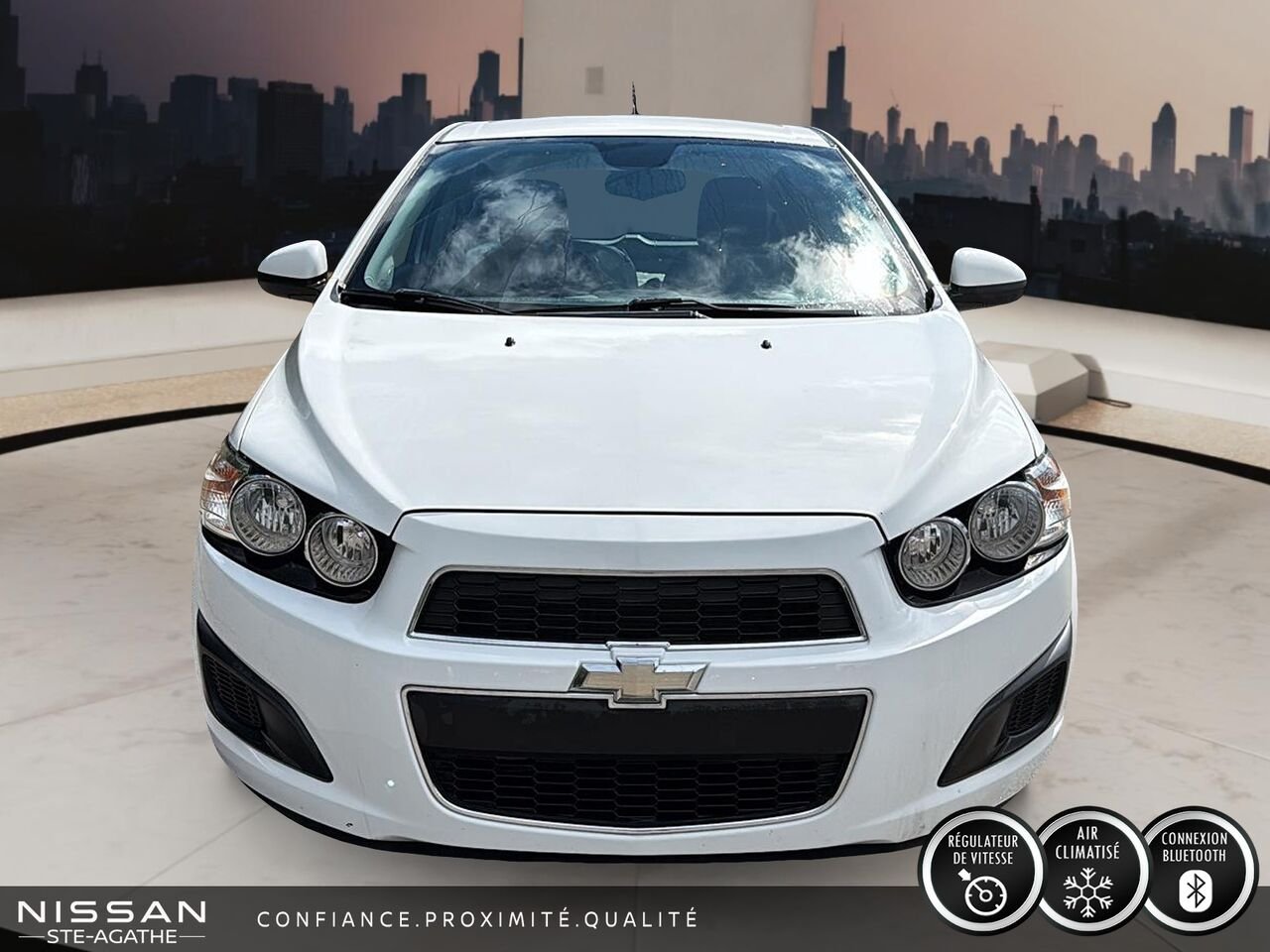 2012 Chevrolet Sonic White Ste-Agathe des Monts - photo #1