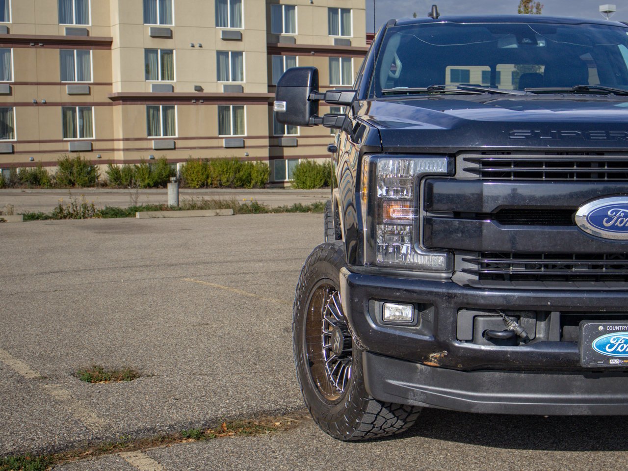 2019 Ford Super Duty F-350 SRW LARIAT 4WD Crew Cab 6.75' Box Black Sherwood Park - photo #3