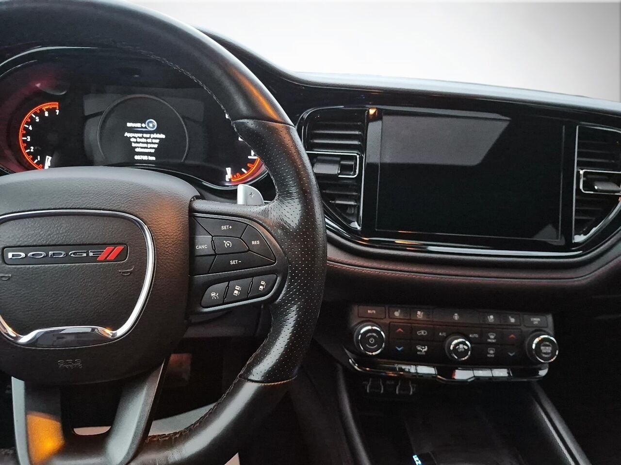 Dodge Durango 2F449A | R/T ** HEMI ** AWD ** BLACKTOP ** 6 PASSAGERS ** CARFAX CLEAN ** 2023 Blanc Saint-Jérôme - photo #11