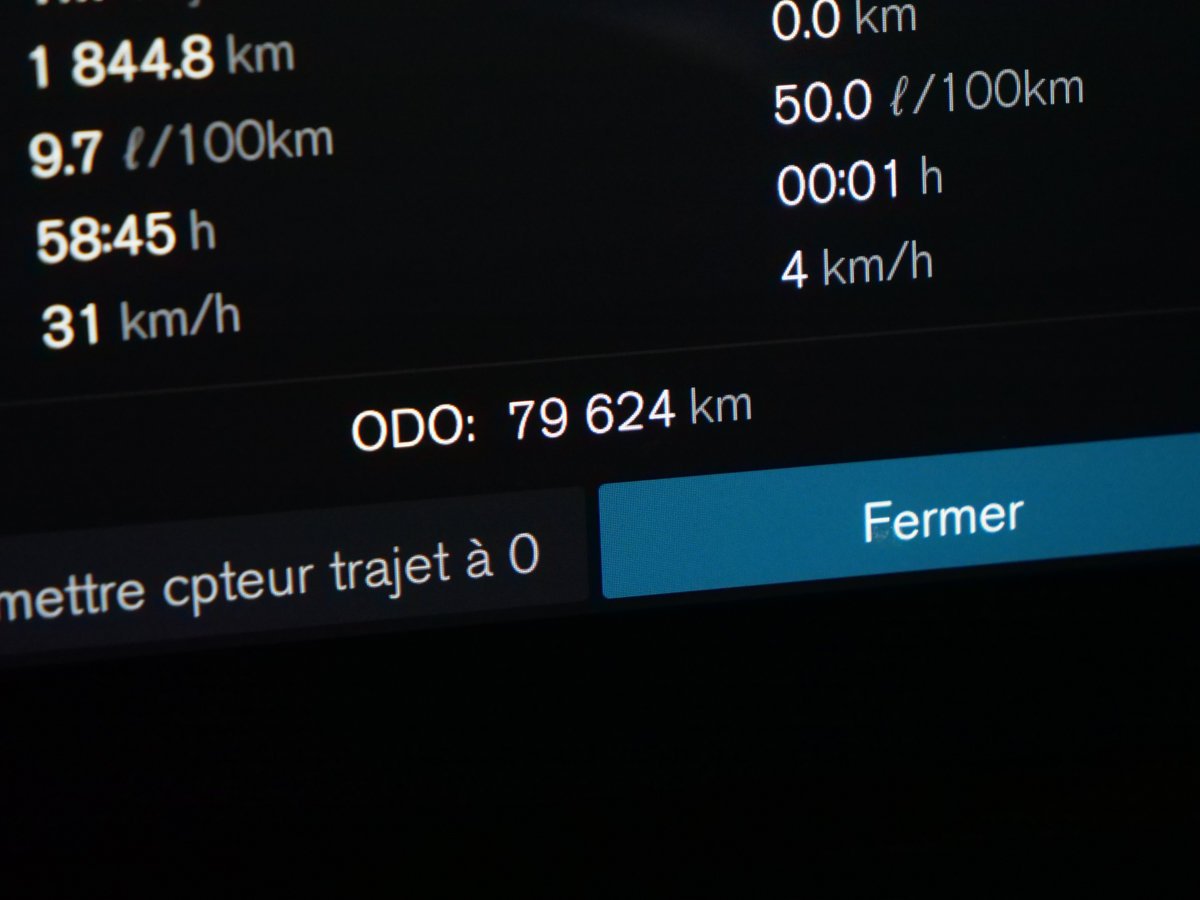 2023 Volvo XC40 B5 CORE CONVENIENCE CLIMATE White Montreal - photo #9
