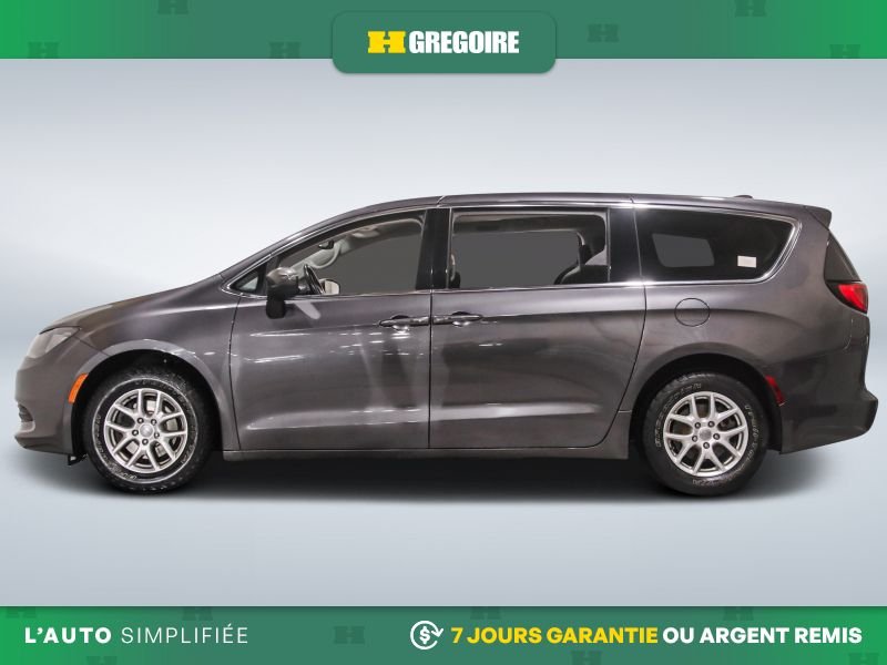 2020 Chrysler Pacifica Grey Saint-Eustache - photo #4