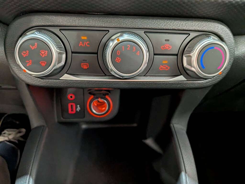 2024 Nissan Kicks S FWD White Val-David - photo #25