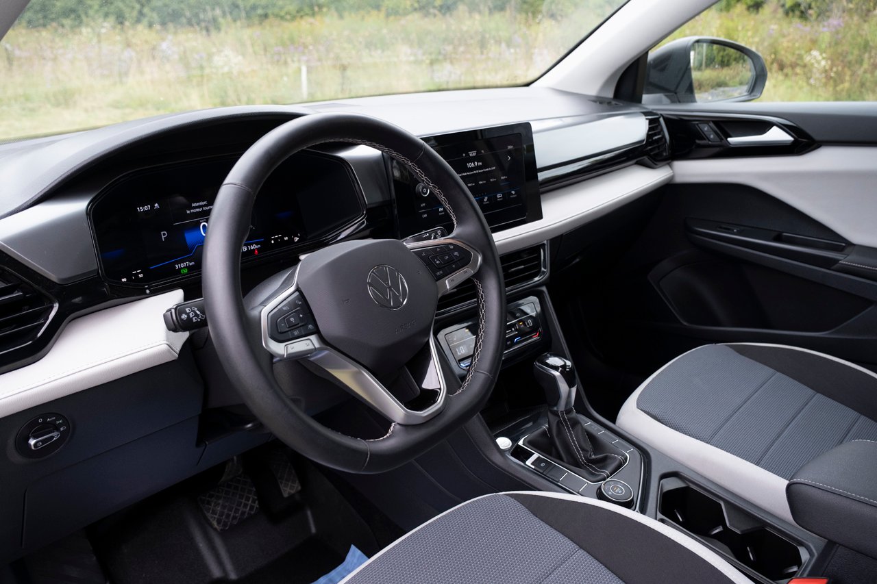 2025 Volkswagen Taos White Gatineau - photo #10