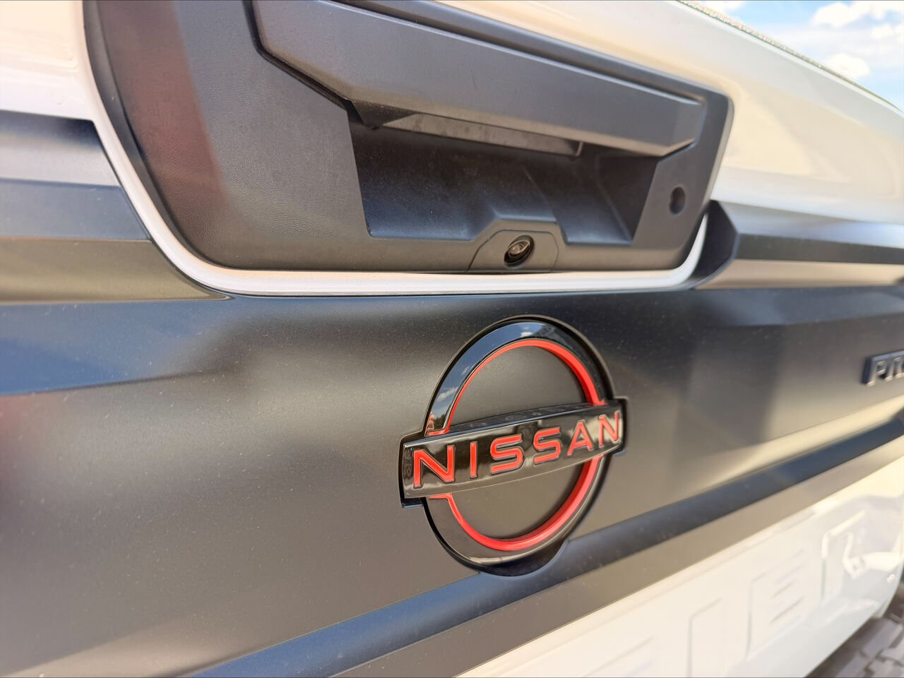 NISSAN Frontier FRONTIER CREW CAB PRO-4X LUXE SWB 2026 Blanc glacier Châteauguay - photo #9