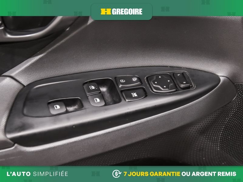 2019 Hyundai Veloster White Blainville - photo #15