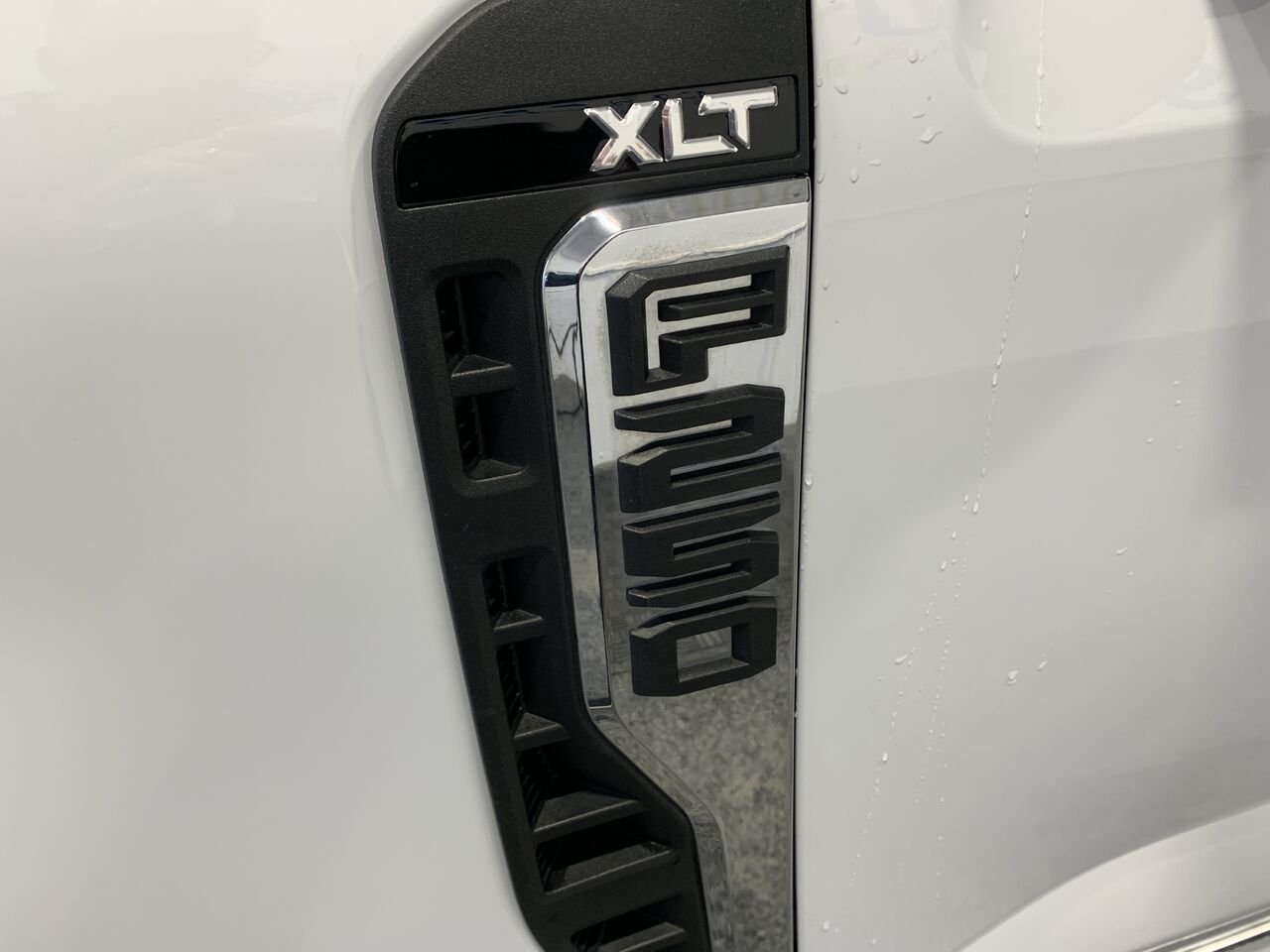 Ford Super Duty F-250 SRW XLT F250 XLT, 4X4, DIESEL, PRET A TRAVAILLER 2024 Blanc Châteauguay - photo #5