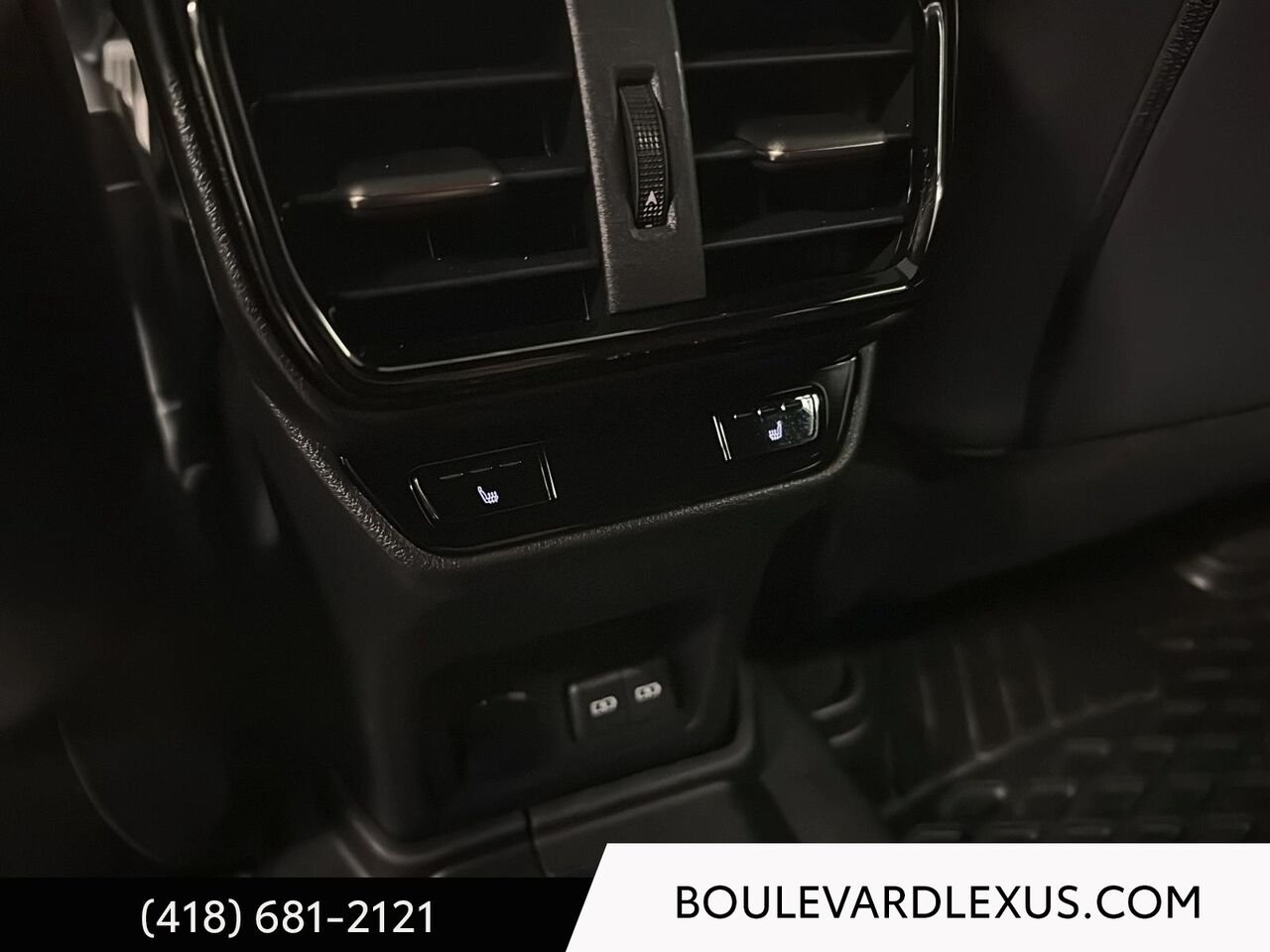 Lexus NX 19447A 2022 Blanc Québec - photo #16