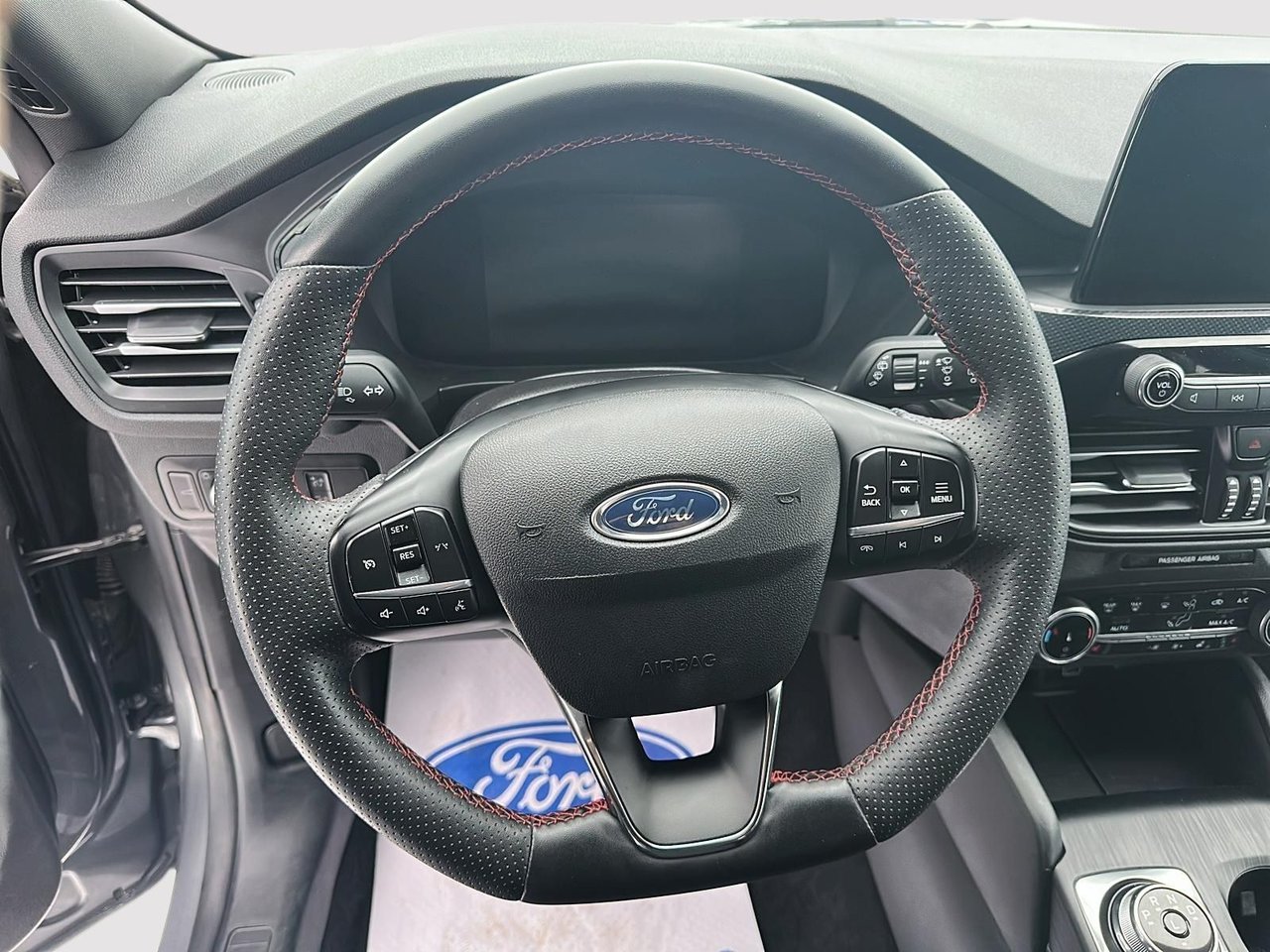 Ford Escape 2024 Gris Rouyn-Noranda - photo #9