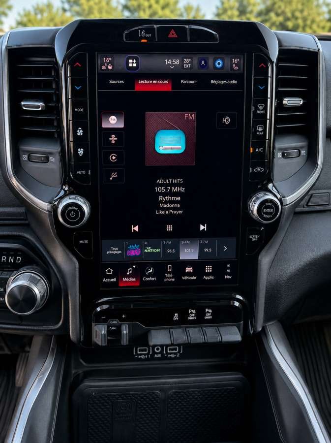 2025 Ram 1500 Red Saint-Basile-le-Grand - photo #4