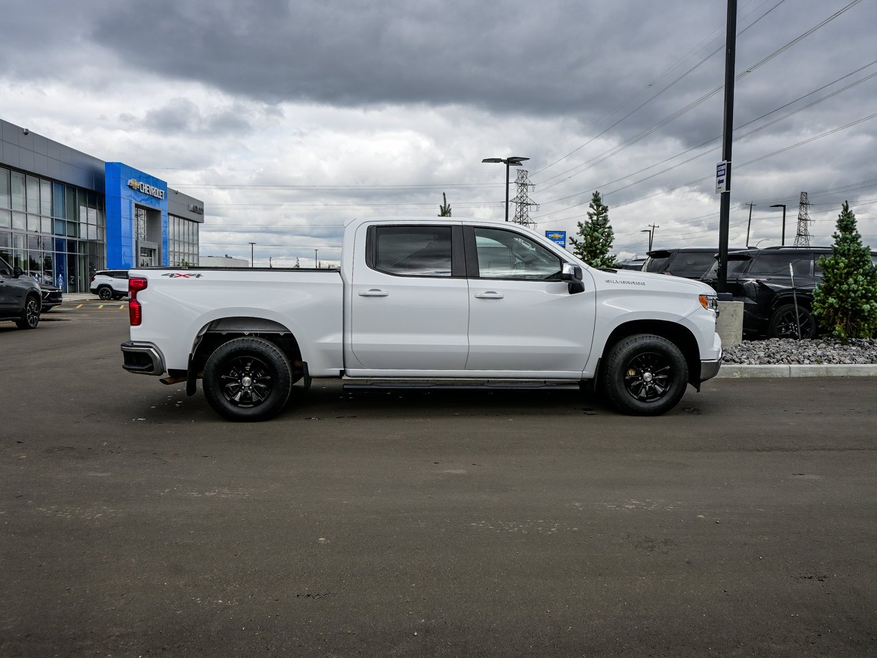 2025 Chevrolet Silverado 1500 4WD Crew Cab 147 LT White Sherwood Park - photo #14
