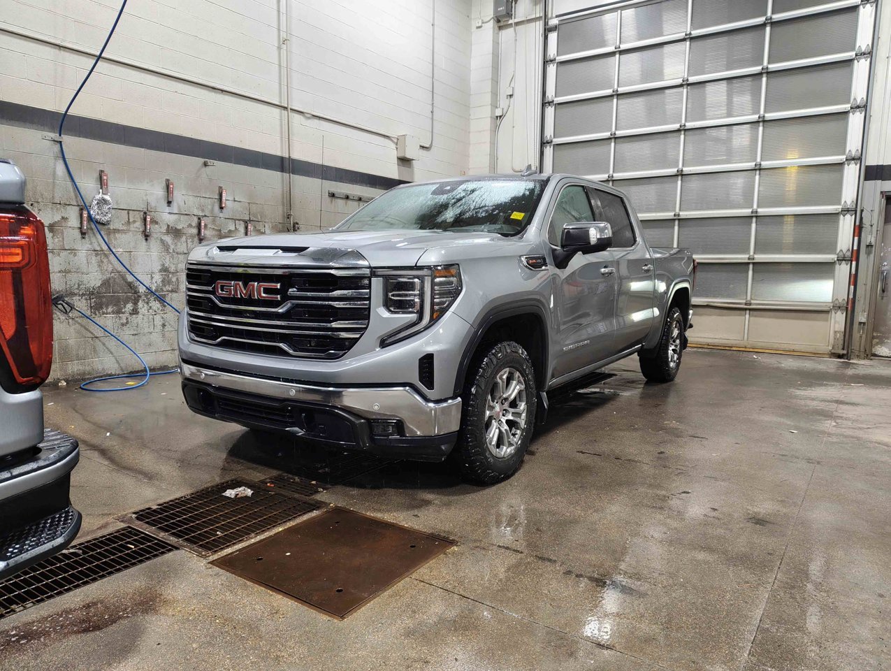 2024 GMC Sierra 1500 4WD Crew Cab 147 SLT Grey Sherwood Park - photo #3