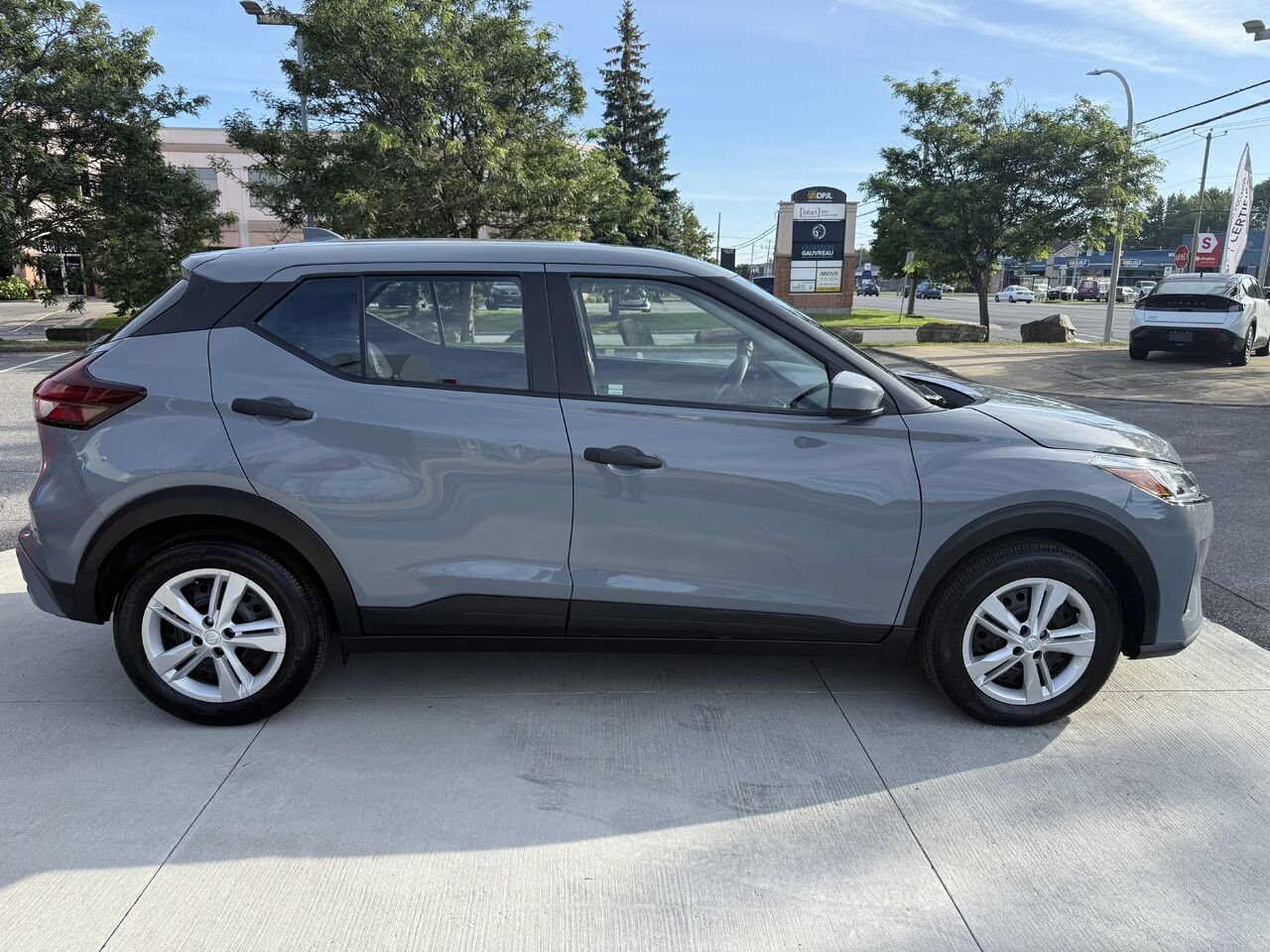 2024 Nissan Kicks S TA Grey Châteauguay - photo #5