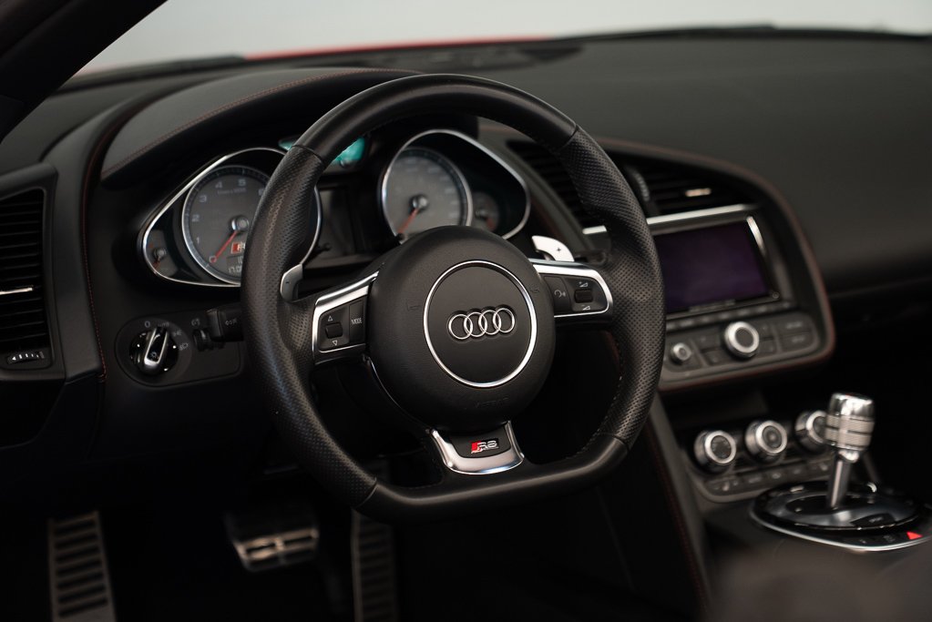 Audi R8 V8 Spyder \ LOW KM 2015 Rouge Kirkland - photo #23