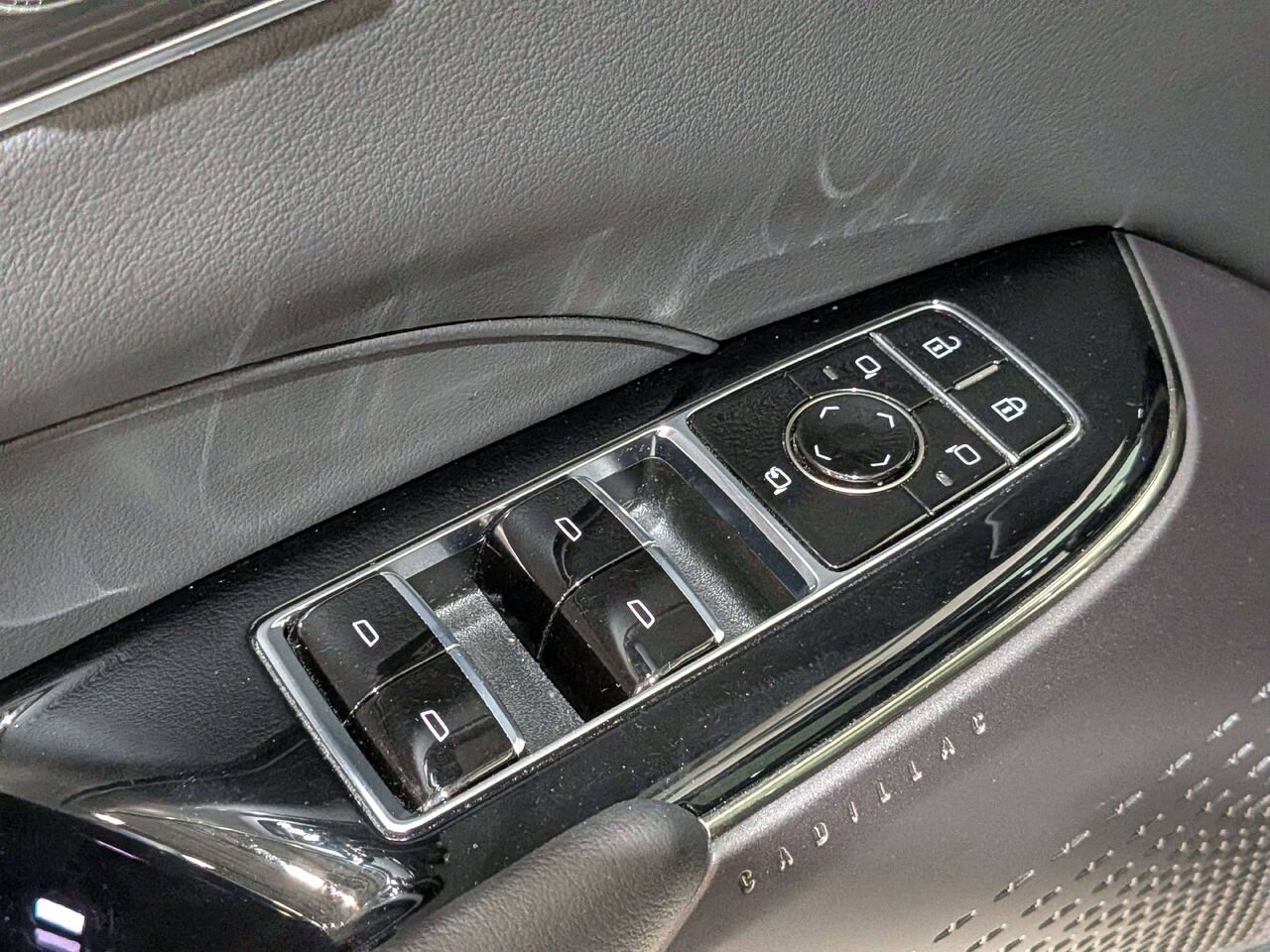 2024 Cadillac LYRIQ 4dr Sport w/1SF Black Val-David - photo #36