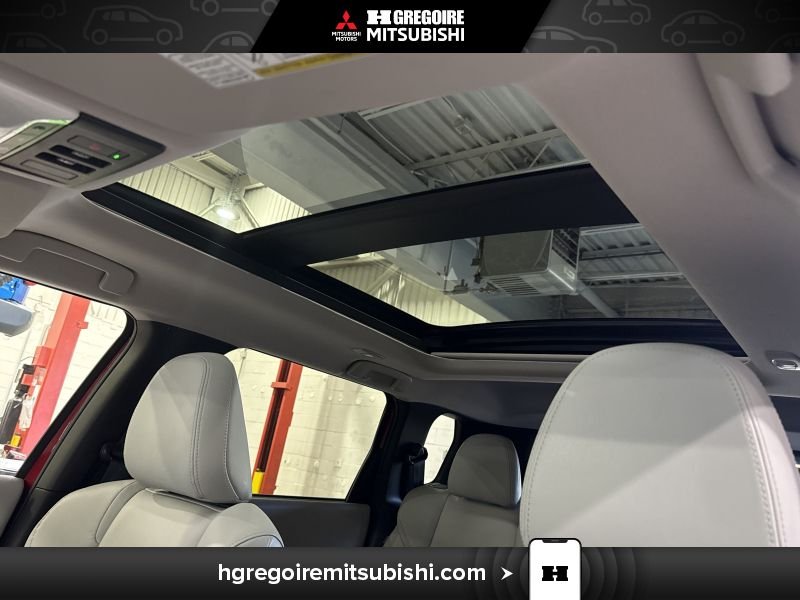 2024 Mitsubishi Outlander Red Laval - photo #15