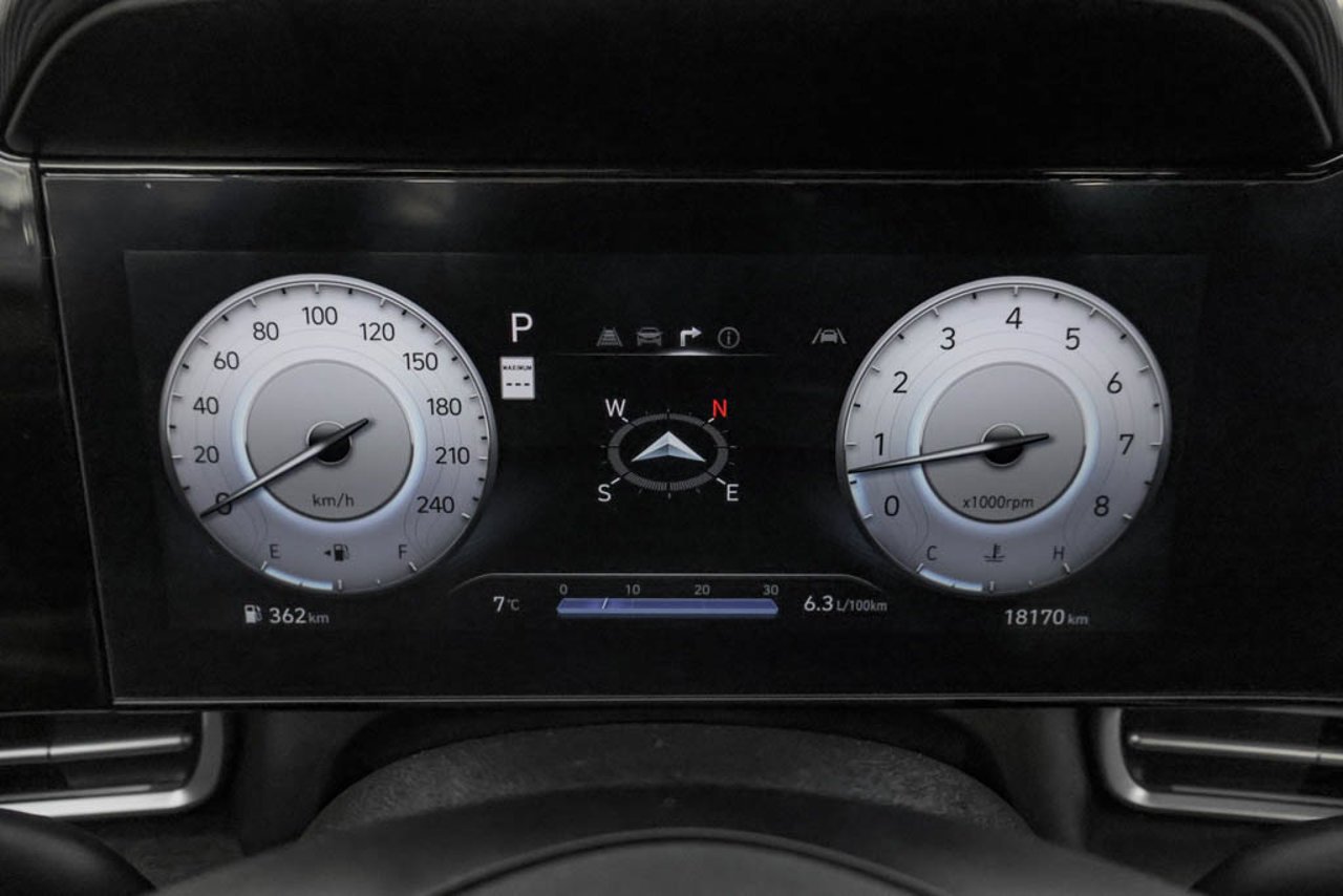 2025 Hyundai Elantra Preferred IVT w/Tech Pkg White Sherwood Park - photo #18