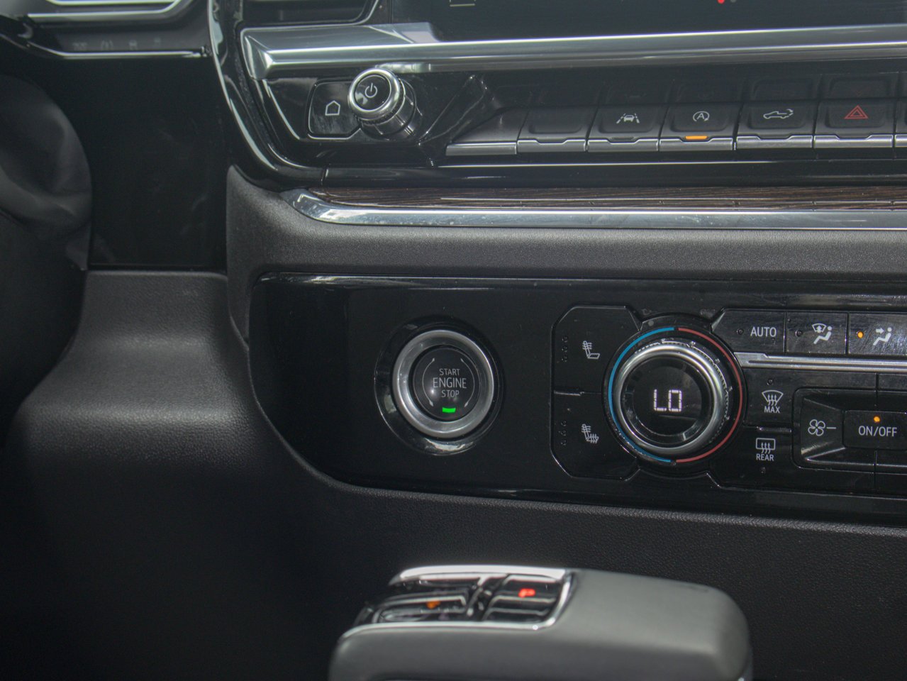 2024 GMC Sierra 1500 4WD Crew Cab 147 Elevation Black Sherwood Park - photo #25